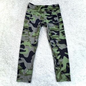 Zyia Active Green Camo Light N Tight Cropped Leggings. Yoga Workout Gym Sz 14-16